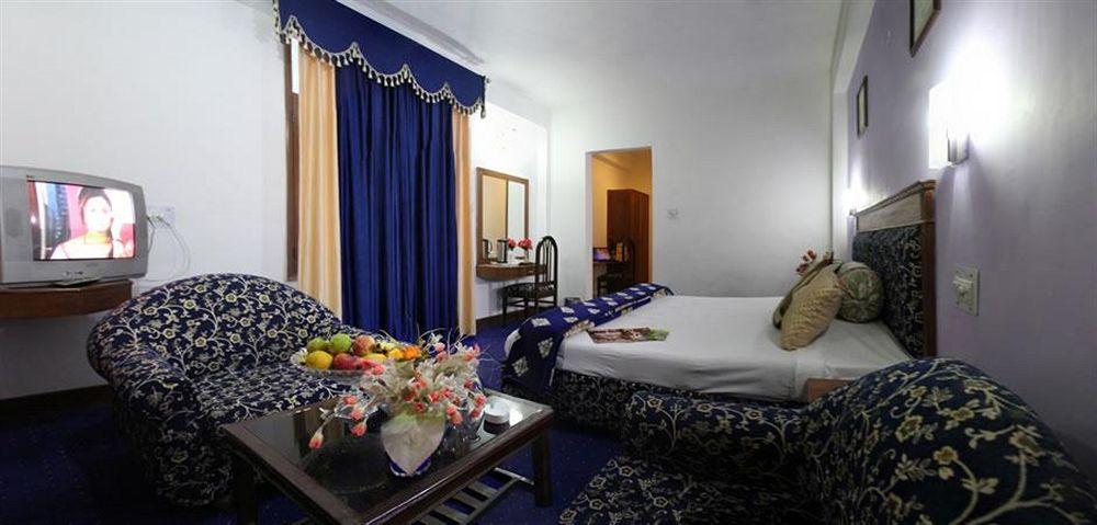 מנאלי Chander Palace מראה חיצוני תמונה